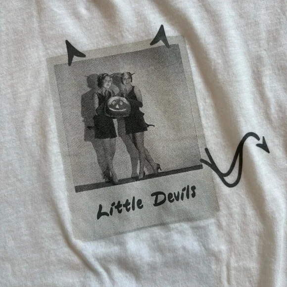 AERIE Little Devils Polaroid Vintage T-Shirt White Short Sleeved Size XL - Picture 5 of 5